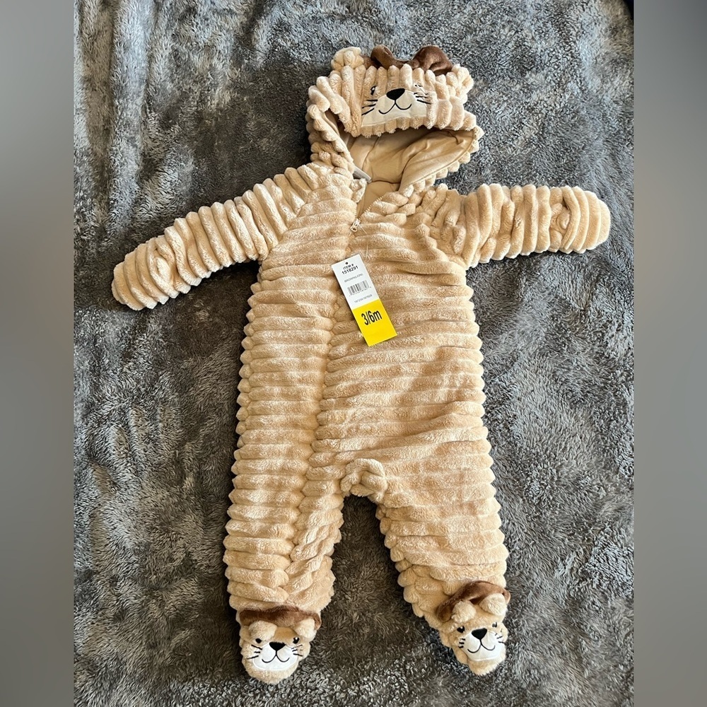 Brand New, Winter suit